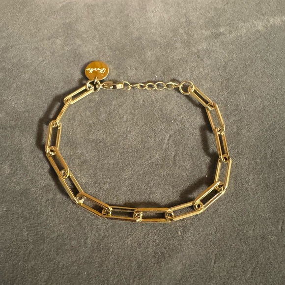 The Sis Kiss Gold Tone Chain Bracelet - Picture 4 of 5